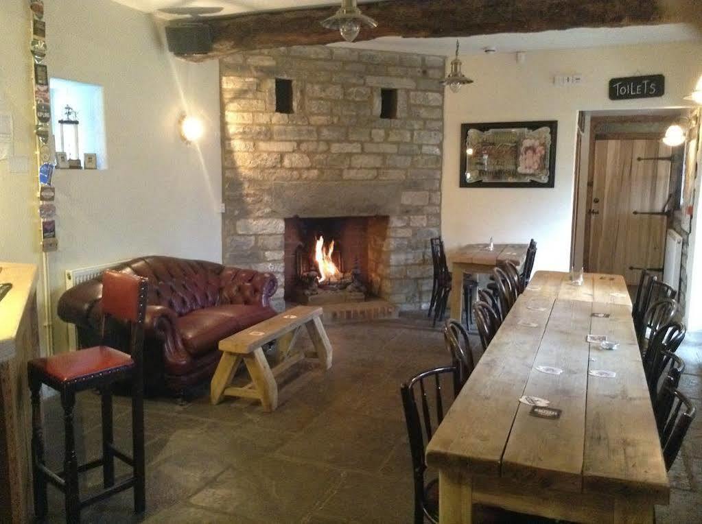 Cross Keys Inn Lydford-on-Fosse Exterior photo